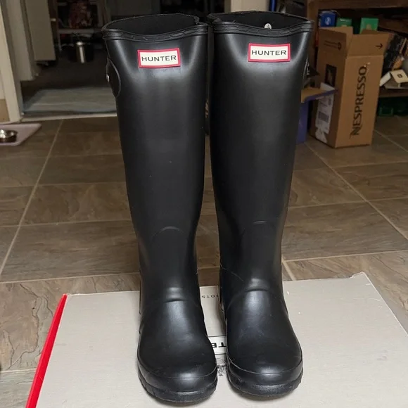 Hunter Black Women's Winter & Rain Boots - Picture 4 of 9